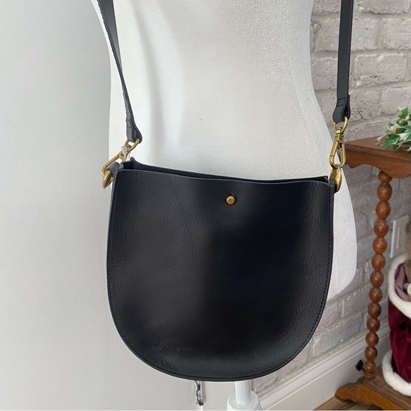 Madewell Handbags - Madewell Leather Crossbody Bag Black Brand New with Tags